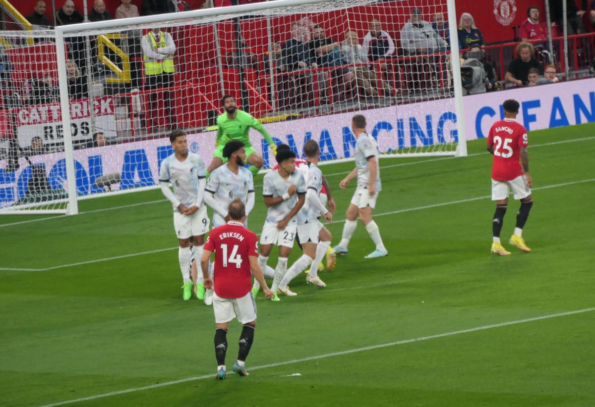 阿利松扑救与出球技术拆解：站位、一对一、双脚传球如何重新定义门将标准